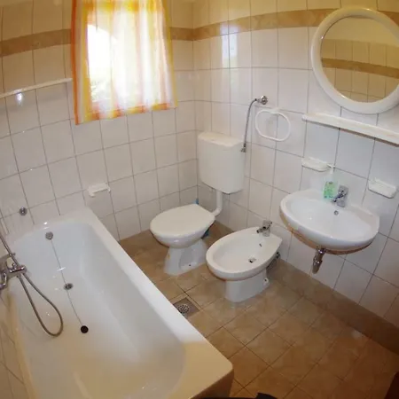 Holiday In Sisan Istrien 36030 Prázdninový dům Ližnjan